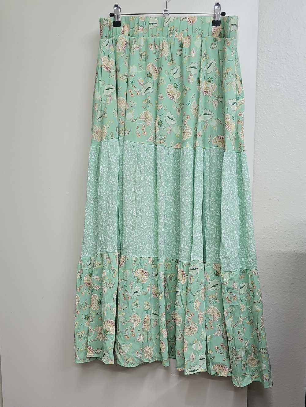 TORRID Maxi Skirt 1X‎ Green Floral Gauze Tiered Pockets Boho Cottage Core